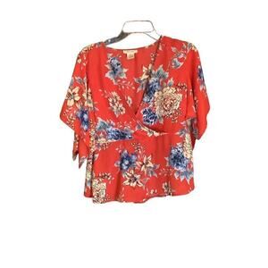Persaya Floral Top Medium Flowy Feminine